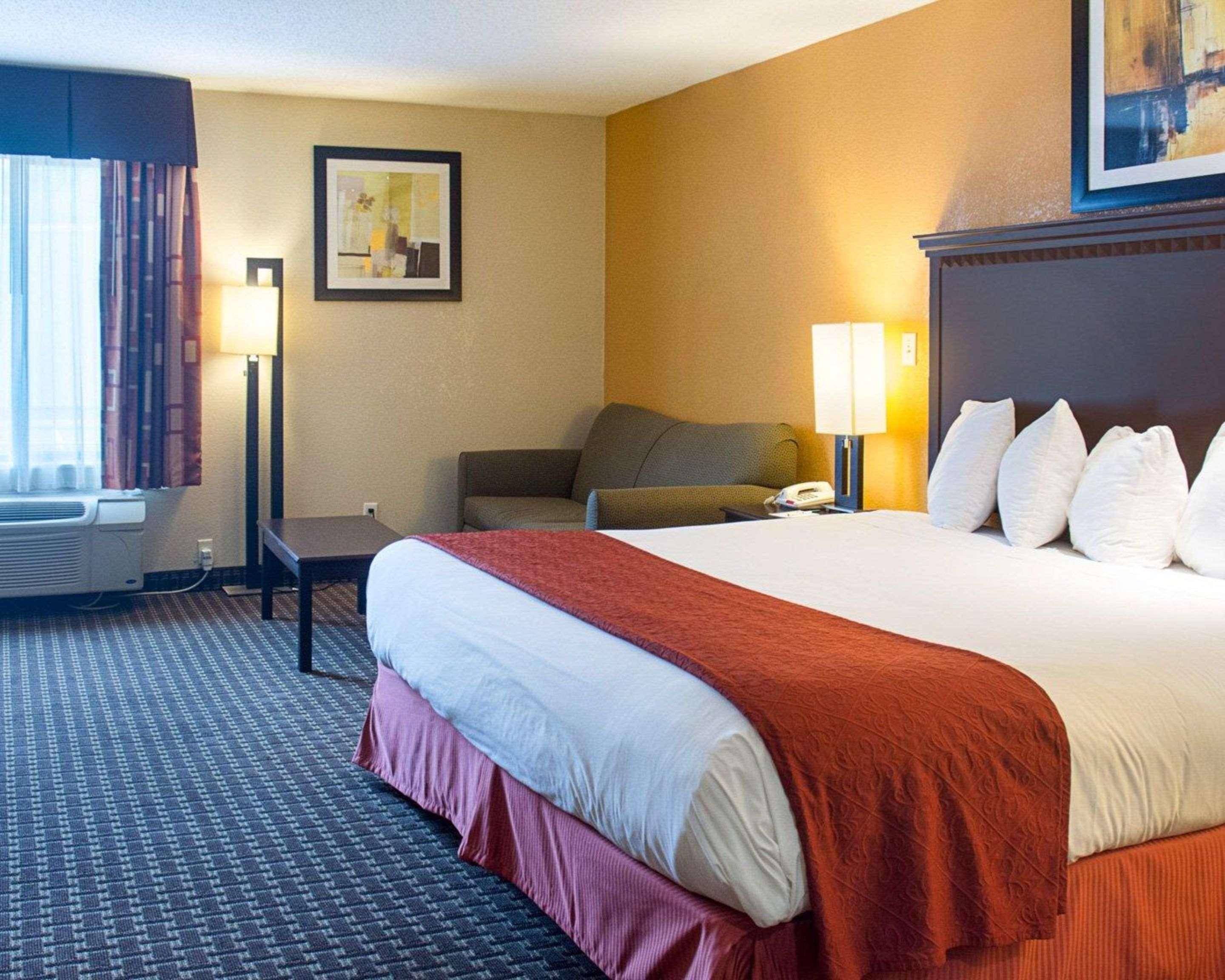 Quality Inn & Suites Quantico Stafford Eksteriør billede