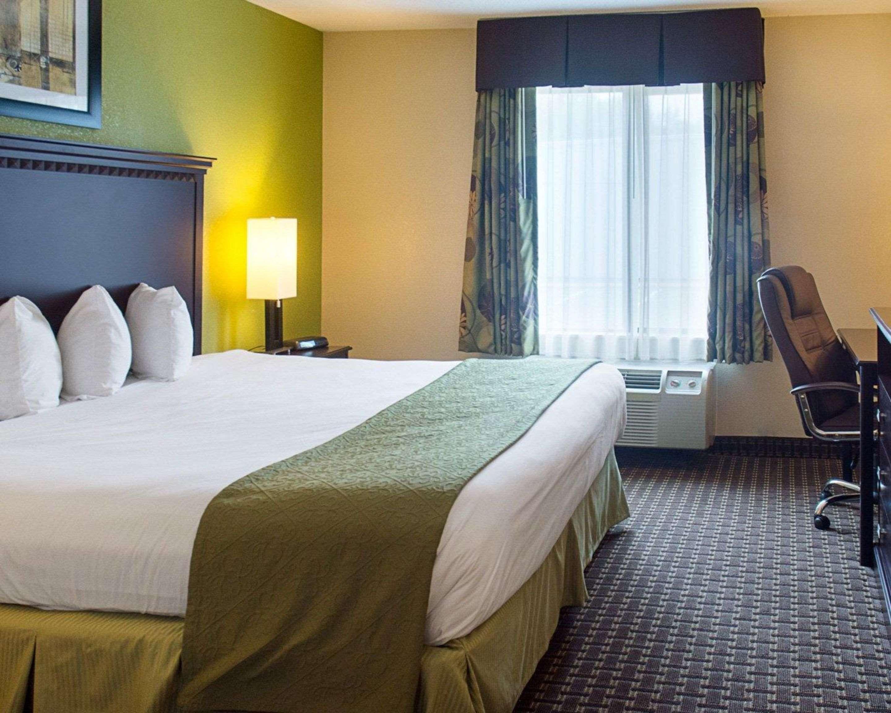 Quality Inn & Suites Quantico Stafford Eksteriør billede