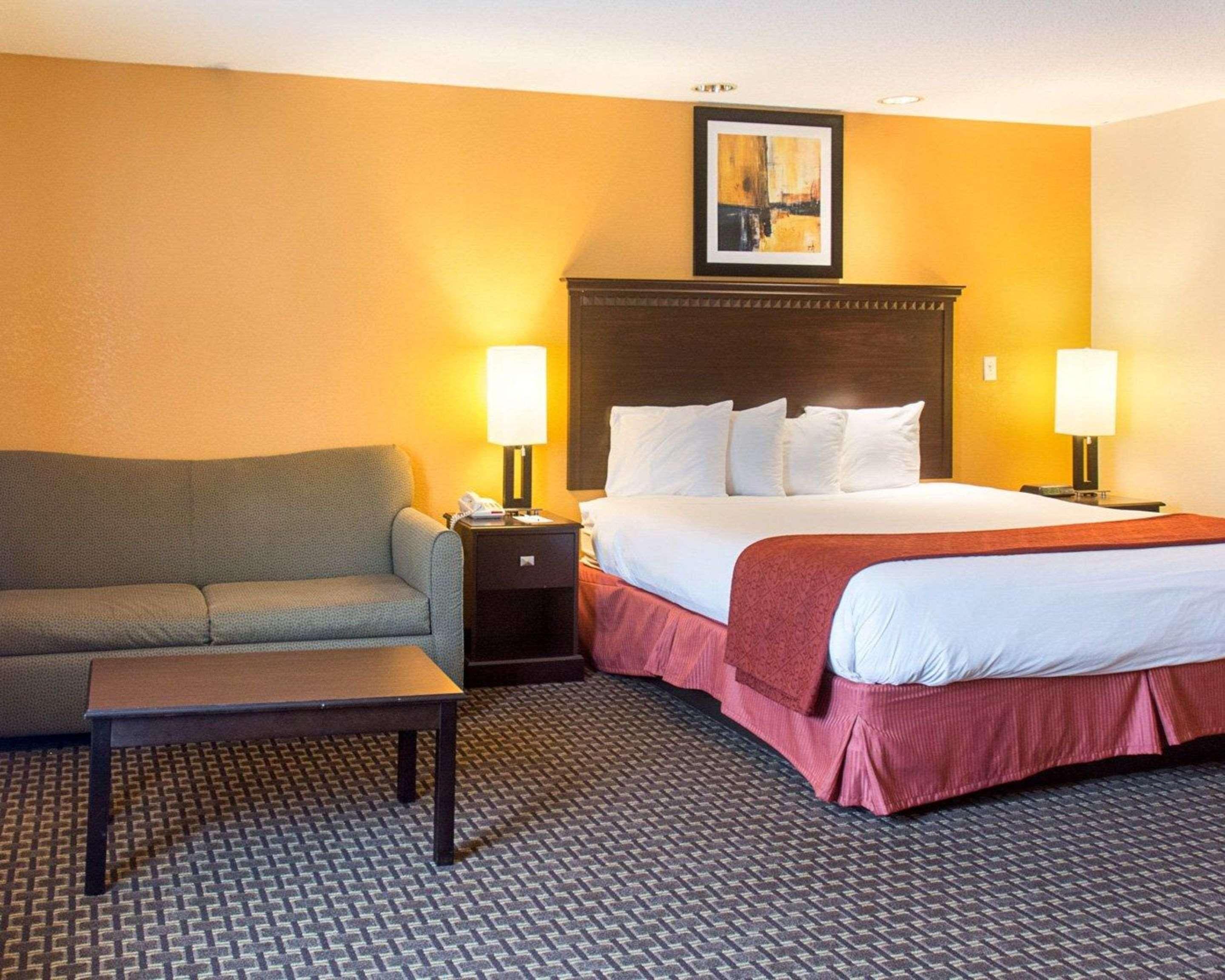 Quality Inn & Suites Quantico Stafford Eksteriør billede