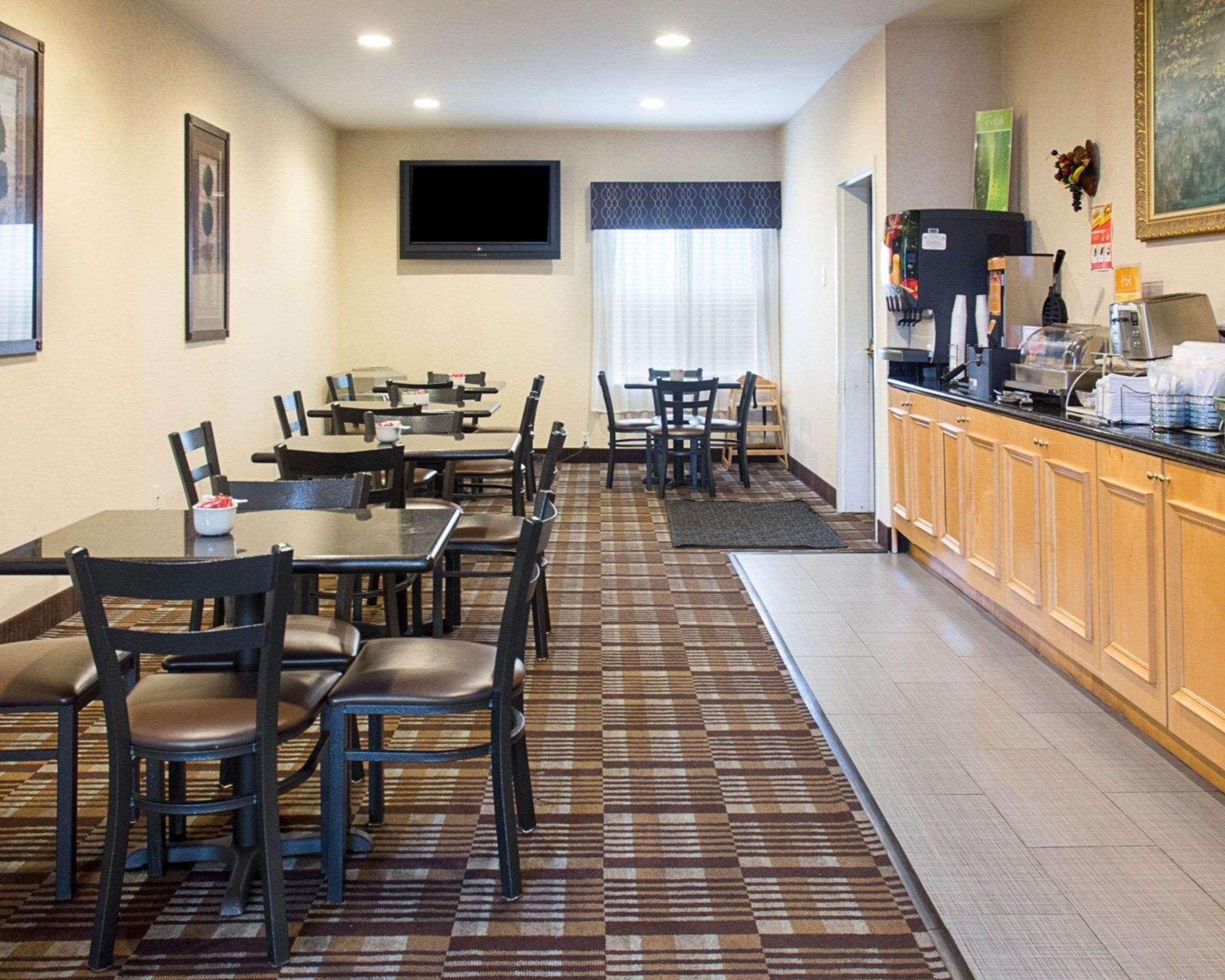 Quality Inn & Suites Quantico Stafford Eksteriør billede