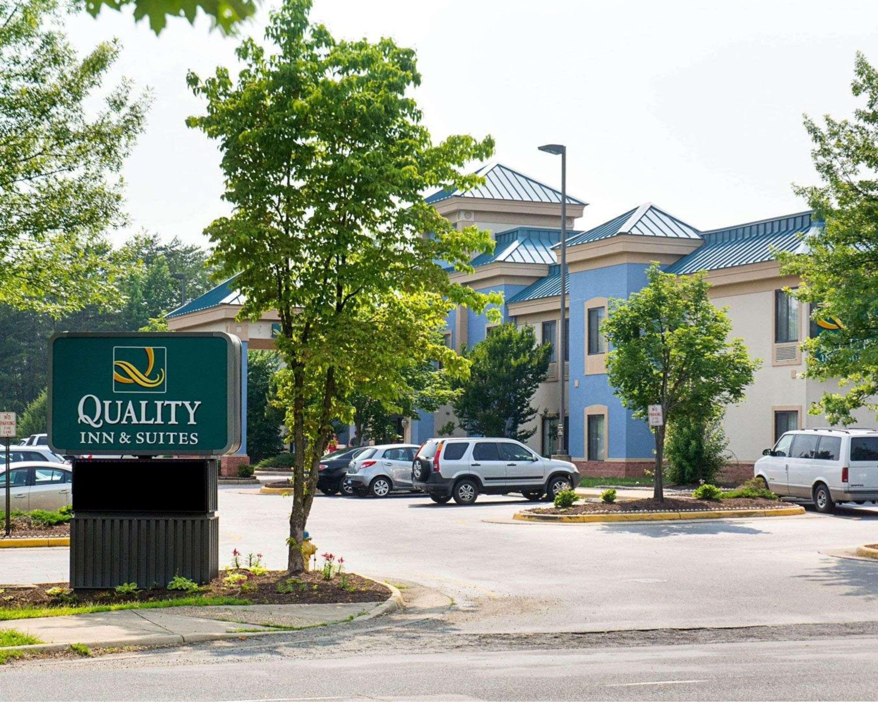 Quality Inn & Suites Quantico Stafford Eksteriør billede