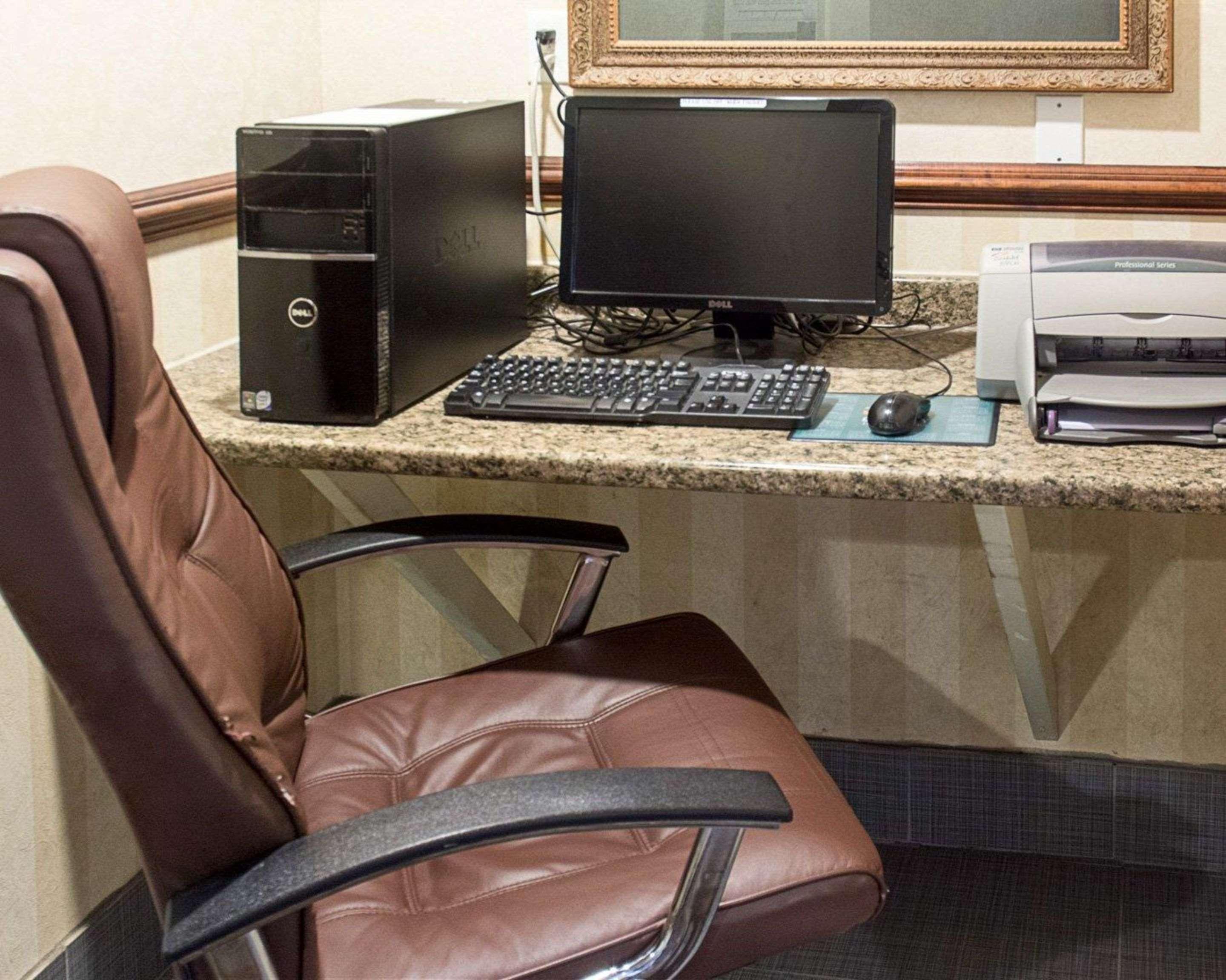 Quality Inn & Suites Quantico Stafford Eksteriør billede