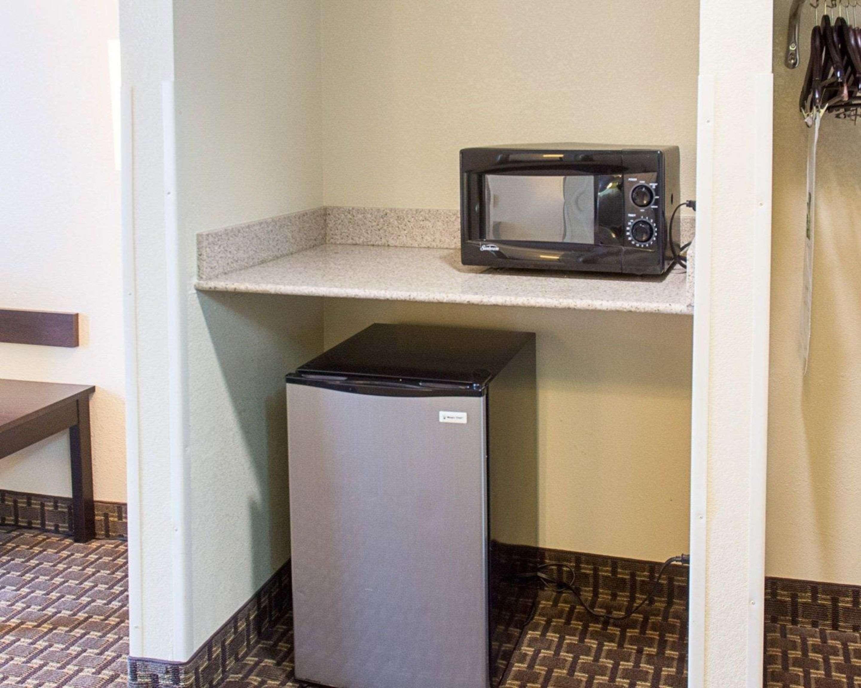 Quality Inn & Suites Quantico Stafford Eksteriør billede