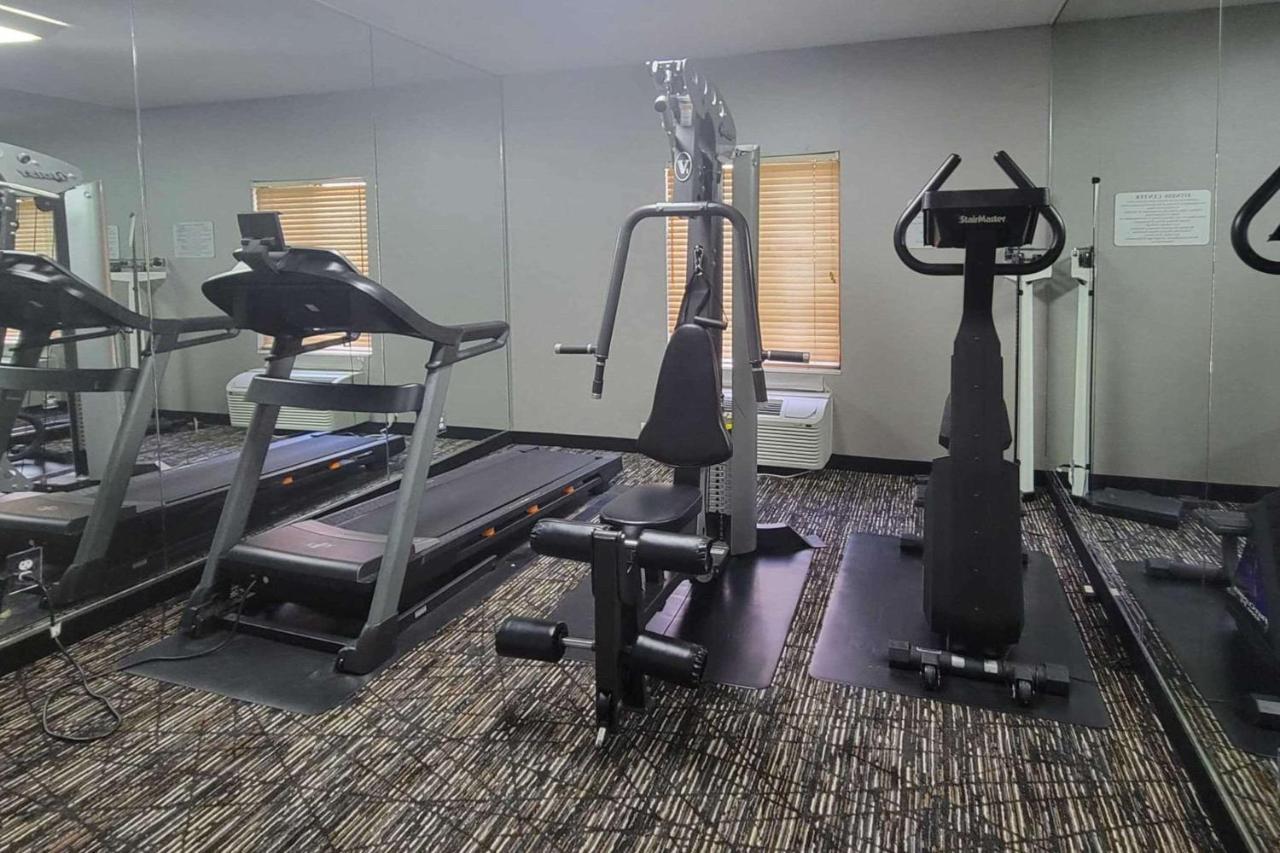 Quality Inn & Suites Quantico Stafford Eksteriør billede