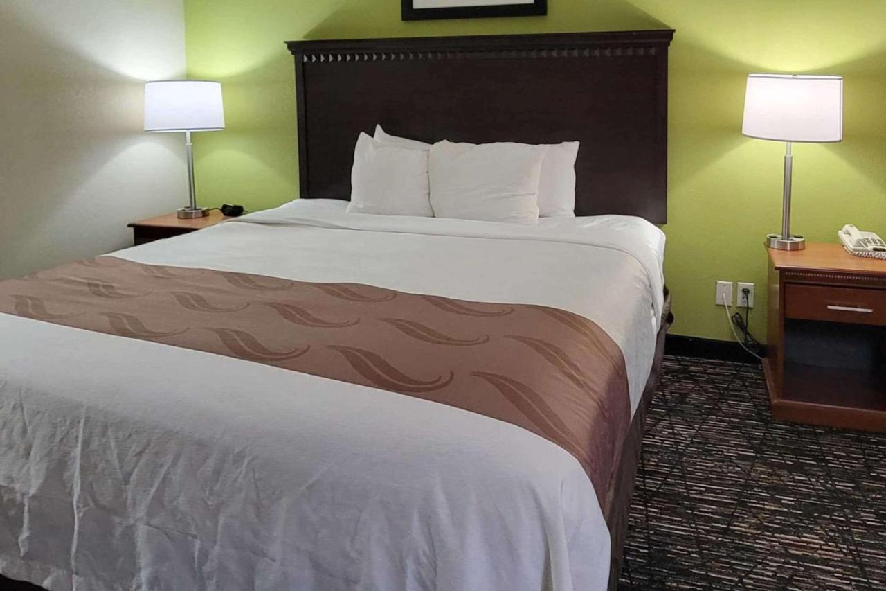 Quality Inn & Suites Quantico Stafford Eksteriør billede
