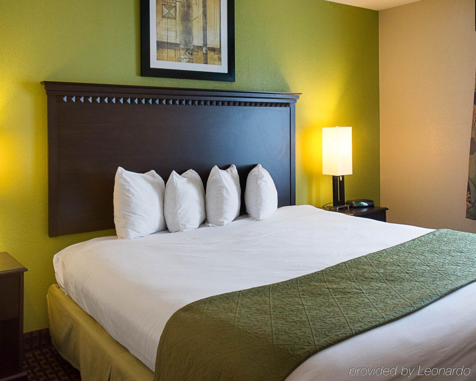 Quality Inn & Suites Quantico Stafford Eksteriør billede